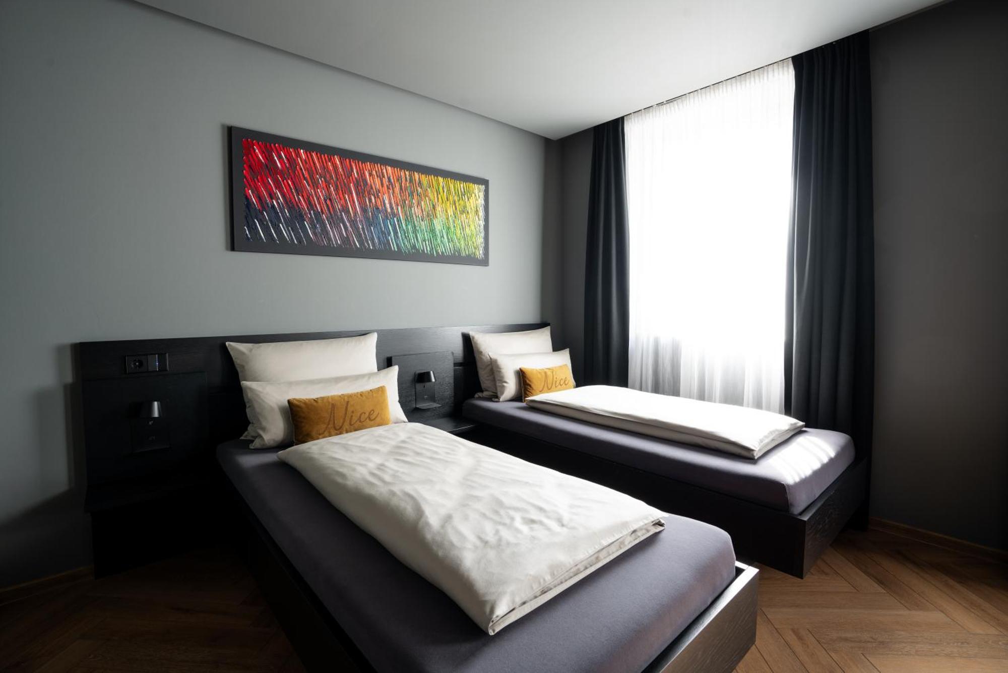 Hotel Nice Laupheim Exteriör bild