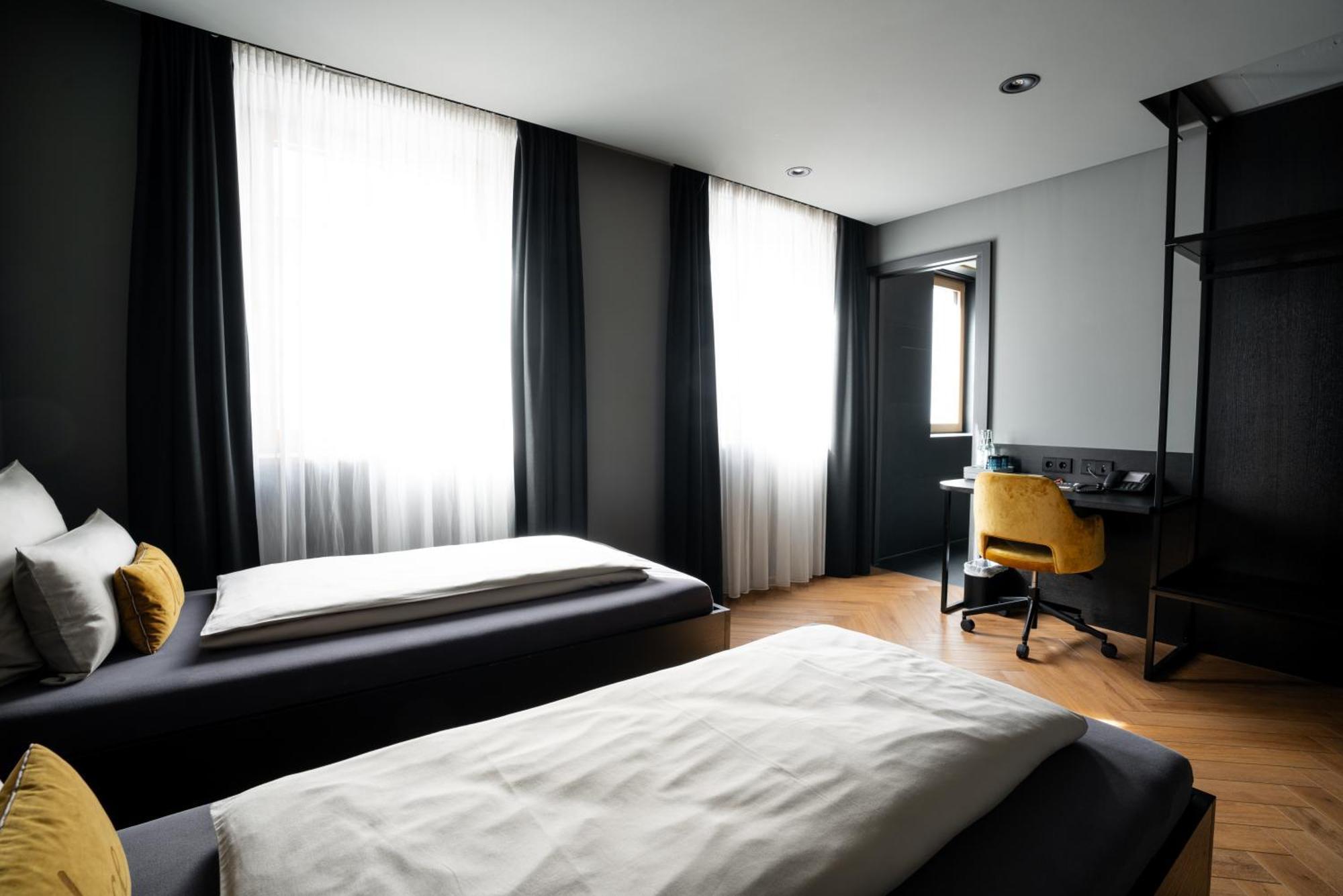 Hotel Nice Laupheim Exteriör bild